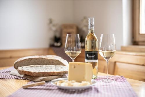 Comida y bebida, Weingarten & Appartement Auszeit with private Spa in Loipersdorf Comida y bebida, Weingarten & Appartement Auszeit with private Spa in Loipersdorf