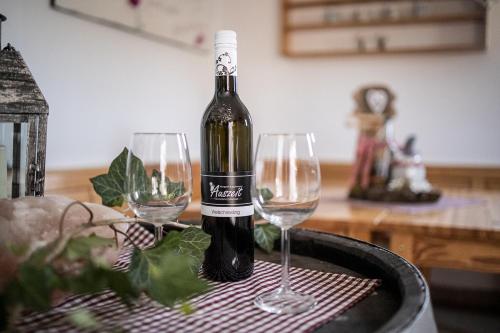 Comida y bebida, Weingarten & Appartement Auszeit with private Spa in Loipersdorf Comida y bebida, Weingarten & Appartement Auszeit with private Spa in Loipersdorf