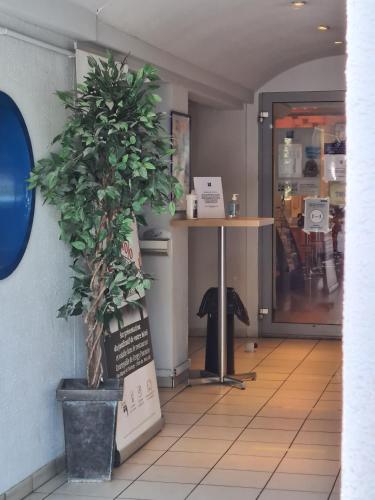 Lobby, ibis budget Cergy Saint-Christophe near Pontoise Airport Lobby, ibis budget Cergy Saint-Christophe near Pontoise Airport