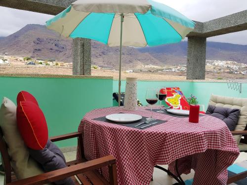 Hotel Apartment with one bedroom in Candelaria with wonderful mountain view shared pool furnished terrace 150 m from the beach