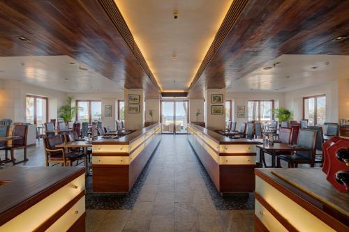 מסעדה, The Promenade Pondicherry in פונדיצ'רי מסעדה, The Promenade Pondicherry in פונדיצ'רי