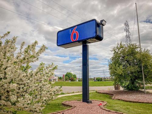 Motel 6 Elkhart 