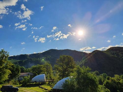Sunrise Glamping Retreat in Targoviste Sunrise Glamping Retreat in Targoviste