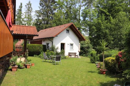 Kert, Wohnung #6 mit Balkon in ruhiger aber zentrale Lage - Stadtbus vor der Tür! (Wohnung #6 mit Balkon in ruhiger aber zentrale Lage - Stadtbus vor der Tur!) in Lindau városközpont Kert, Wohnung #6 mit Balkon in ruhiger aber zentrale Lage - Stadtbus vor der Tür! (Wohnung #6 mit Balkon in ruhiger aber zentrale Lage - Stadtbus vor der Tur!) in Lindau városközpont
