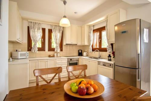 Kitchen, Almyra Villas in Lefki Kitchen, Almyra Villas in Lefki