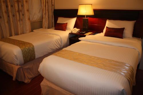 Bathroom, Allure Hotel & Suites in Mandaue City Bathroom, Allure Hotel & Suites in Mandaue City