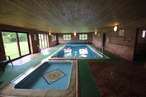 Úszómedence, Low Costa Mill in Pickering Úszómedence, Low Costa Mill in Pickering