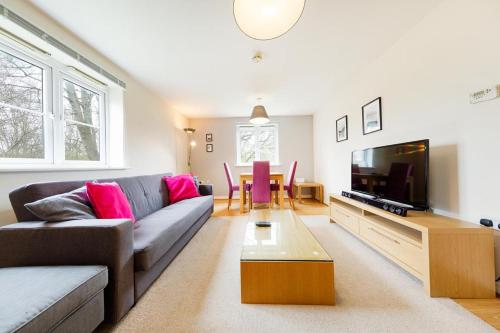 غرفة الضيوف, 2 Bed 2 Bathroom Apartment FREE PARKING in فيلتون غرفة الضيوف, 2 Bed 2 Bathroom Apartment FREE PARKING in فيلتون