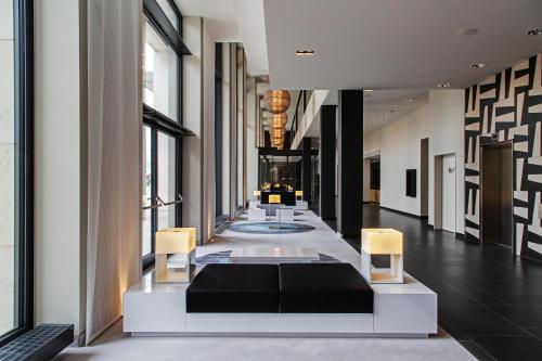 Lobby, Steigenberger Airport Hotel Berlin in Airport Berlin-Schonefeld Lobby, Steigenberger Airport Hotel Berlin in Airport Berlin-Schonefeld