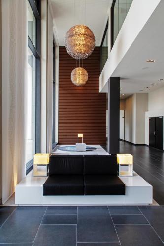 Lobby, Steigenberger Airport Hotel Berlin in Airport Berlin-Schonefeld Lobby, Steigenberger Airport Hotel Berlin in Airport Berlin-Schonefeld