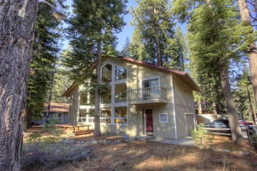Slippery Slope Chalet by Lake Tahoe Accommodations in South Lake Tahoe