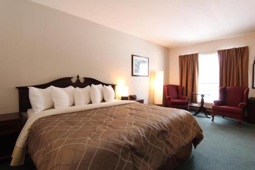 Bancroft Inn & Suites in Bancroft (ON) Bancroft Inn & Suites in Bancroft (ON)