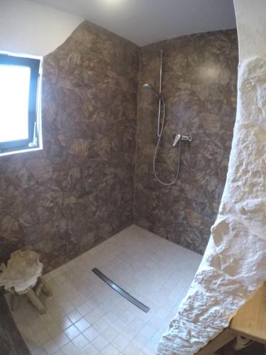 Bathroom, Zum Alten Pfarrhaus in Damscheid Bathroom, Zum Alten Pfarrhaus in Damscheid