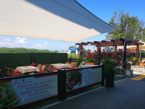 Сад, Rosengarten Hotel & Restaurant in Сопрон Сад, Rosengarten Hotel & Restaurant in Сопрон