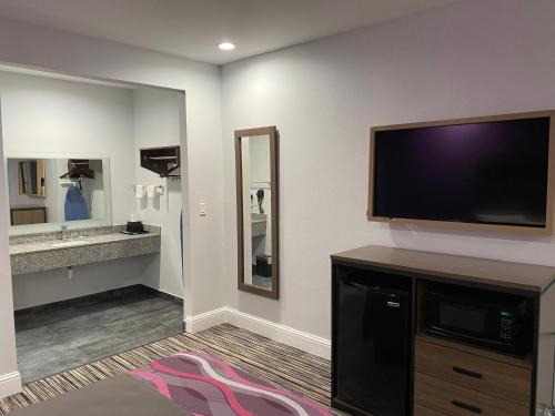 Palace Inn Crosby in Channelview Palace Inn Crosby in Channelview