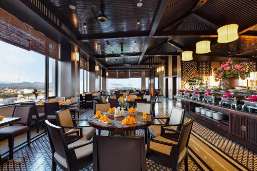 Food and beverages, Thanh Lich Royal Boutique Hotel near Quoc Hoc Hue High School for the Gifted Food and beverages, Thanh Lich Royal Boutique Hotel near Quoc Hoc Hue High School for the Gifted