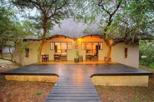 Balcony/terrace, Mvuradona Safari Lodge in Kruger National Park Balcony/terrace, Mvuradona Safari Lodge in Kruger National Park
