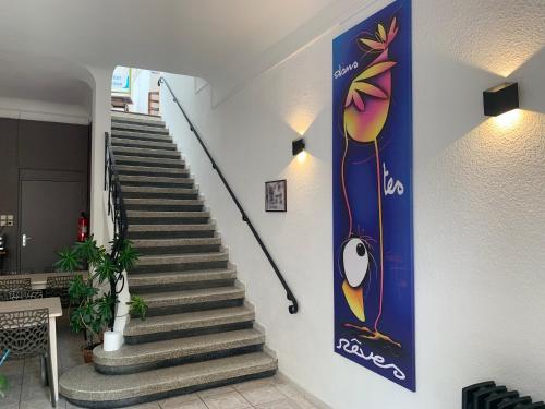 Vestíbulo, Hotel Le Centre in Ceret Vestíbulo, Hotel Le Centre in Ceret