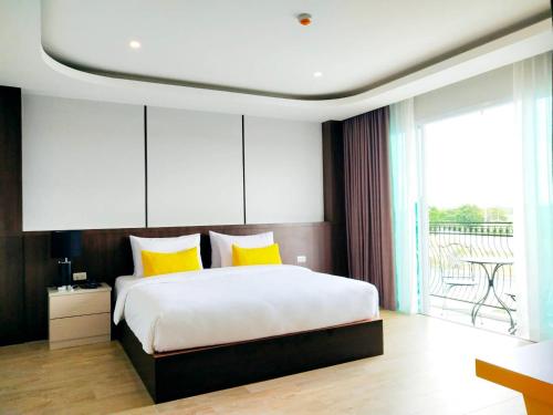 Koco hotel near The Mall Nakhon Ratchasima Koco hotel near The Mall Nakhon Ratchasima