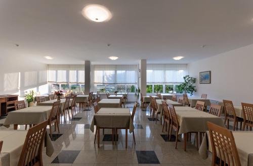 طعام و مشروبات, Hotel Epario in راب طعام و مشروبات, Hotel Epario in راب