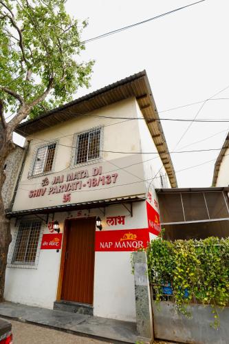 Entrance, Nap Manor Hostels in Vile Parle Entrance, Nap Manor Hostels in Vile Parle