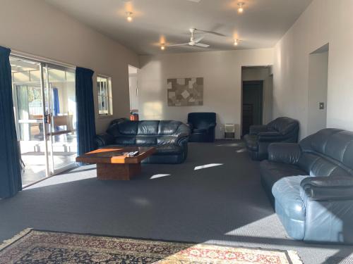 حانة/استراحة, Spires Barn Lodge in Yaldhurst حانة/استراحة, Spires Barn Lodge in Yaldhurst