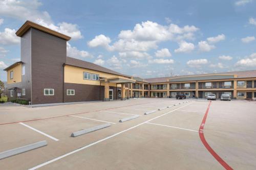 Létesítmények, Days Inn & Suites by Wyndham La Porte in La Porte (Texas) Létesítmények, Days Inn & Suites by Wyndham La Porte in La Porte (Texas)