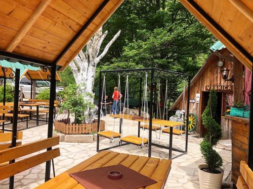 Fasilitas, Kamp Vrbnica in Pluzine Fasilitas, Kamp Vrbnica in Pluzine