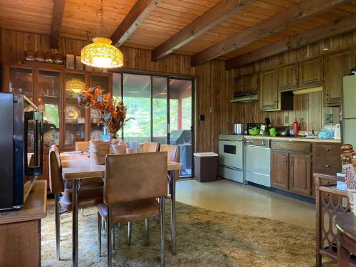 Saw Creek Cabin - Regent Hilltop in 소 크릭 Saw Creek Cabin - Regent Hilltop in 소 크릭