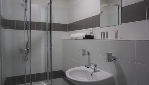 Phòng tắm, Hotel Metropol CB in Ceske Budejovice Phòng tắm, Hotel Metropol CB in Ceske Budejovice
