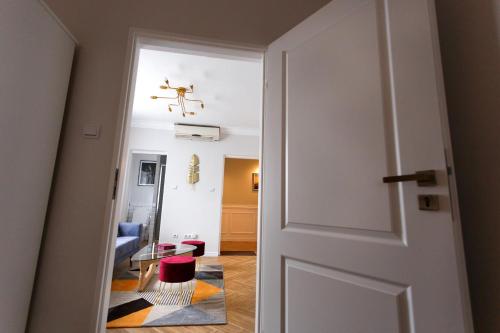 Maniu 31 Apartments & Rooms in Oradea Maniu 31 Apartments & Rooms in Oradea