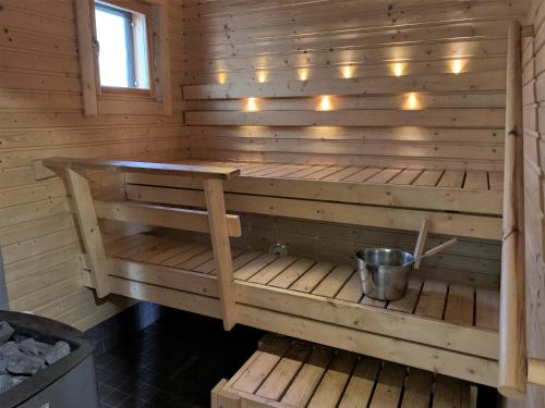 Sauna, Lappalaisen lomamökit Mäntypirtti (Lappalaisen lomamokit Mantypirtti) in Imatra City Center Sauna, Lappalaisen lomamökit Mäntypirtti (Lappalaisen lomamokit Mantypirtti) in Imatra City Center