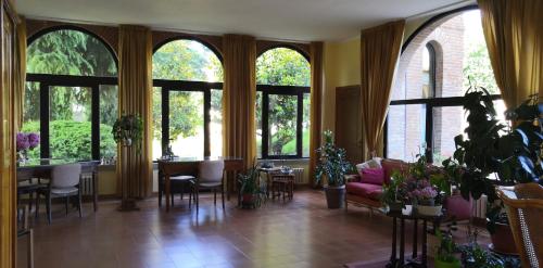 Bar/lounge, Villa Santa Maria dell'Arco - Centro Oreb in Cazzago San Martino Bar/lounge, Villa Santa Maria dell'Arco - Centro Oreb in Cazzago San Martino