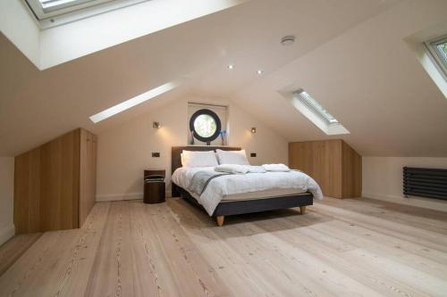 lůžko, Luxury Coach house next to woodland in Knutsford in Knutsford lůžko, Luxury Coach house next to woodland in Knutsford in Knutsford