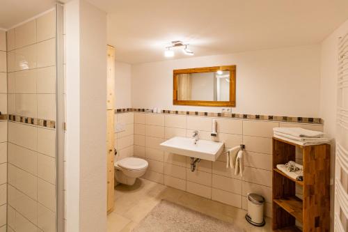 Hotel Gasthof Neuwirt in โฮยส์คิเช่น Hotel Gasthof Neuwirt in โฮยส์คิเช่น