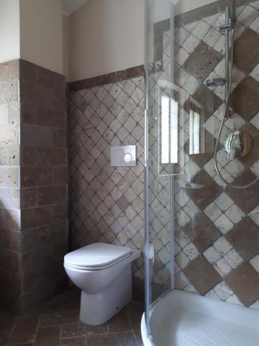 Bathroom, Locanda Mulino del Barone by VM in Opi Bathroom, Locanda Mulino del Barone by VM in Opi