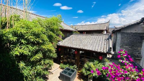 Xilu Xiaoxie Inn in Lijiang Xilu Xiaoxie Inn in Lijiang