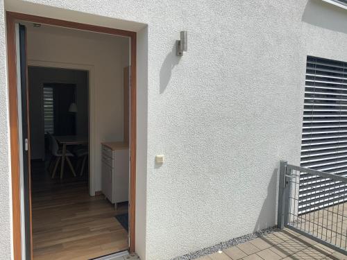 Entrance, 2-Zimmer-Wohnung bei Nurnberg mit S-Bahn-Anschluss in Postbauer-Heng Entrance, 2-Zimmer-Wohnung bei Nurnberg mit S-Bahn-Anschluss in Postbauer-Heng