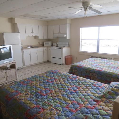 Beach Front Motel Cedar Key in Cedar Key (FL) Beach Front Motel Cedar Key in Cedar Key (FL)
