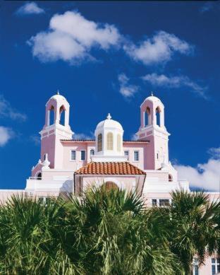 The Don CeSar in St. Pete Beach (FL) The Don CeSar in St. Pete Beach (FL)