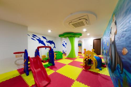 คลับสำหรับเด็ก, เรกาเลีย โกลด์ โฮเต็ล (Regalia Gold Hotel) in ญาจาง คลับสำหรับเด็ก, เรกาเลีย โกลด์ โฮเต็ล (Regalia Gold Hotel) in ญาจาง