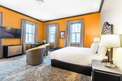 Hotel Clarendon in Quebec City (QC) Hotel Clarendon in Quebec City (QC)