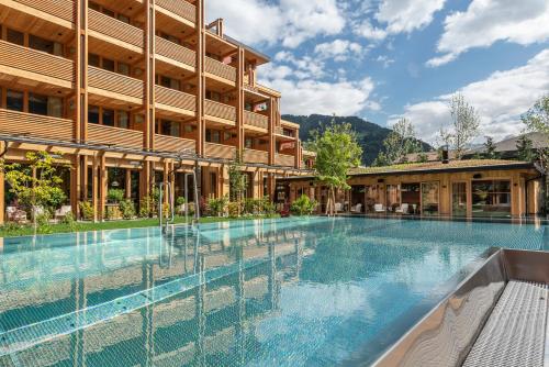 Swimmingpool, MalisGarten Green Spa Hotel in Zell am Ziller Swimmingpool, MalisGarten Green Spa Hotel in Zell am Ziller