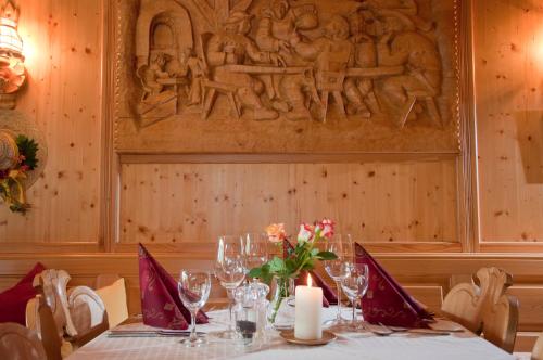 Hotel Gasthof Neuwirt in โฮยส์คิเช่น Hotel Gasthof Neuwirt in โฮยส์คิเช่น