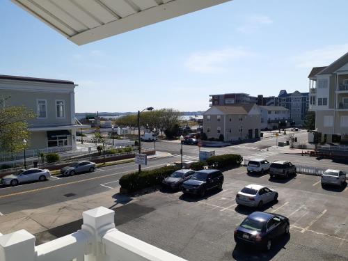 Atlantic Breeze Motel & Apartments near Route 50 Diner Atlantic Breeze Motel & Apartments near Route 50 Diner