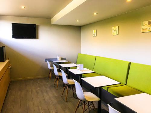 sala de TV, Hotel do Paco By VimaHotels in Guimaraes sala de TV, Hotel do Paco By VimaHotels in Guimaraes