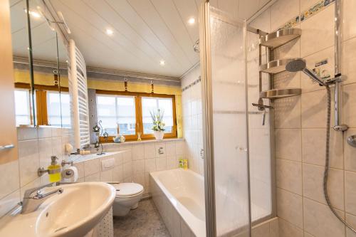 Bathroom, Ferienwohnung Forster in Moosbach Bathroom, Ferienwohnung Forster in Moosbach