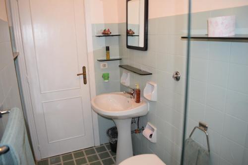 Bathroom, Dimora in collina in Gorgofreddo Bathroom, Dimora in collina in Gorgofreddo