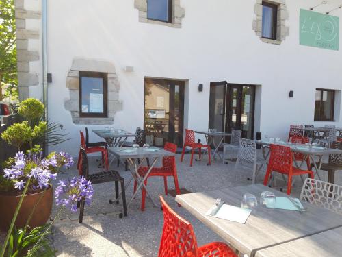 L'Expression in Airport L'Expression in Airport