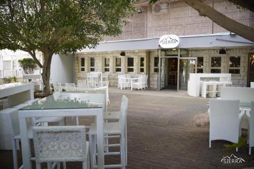 حديقة, فندق طبر (Tabar Hotel) in الناصرة حديقة, فندق طبر (Tabar Hotel) in الناصرة